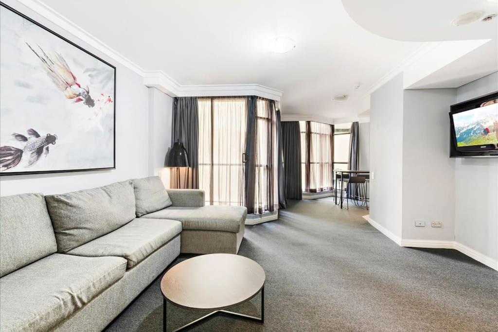 Kozyguru / Haymarket / Modern 1 Location / Nha653-608 Sydney
